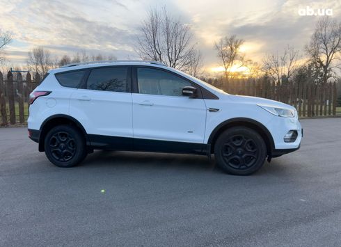 Ford Kuga 2017 белый - фото 2