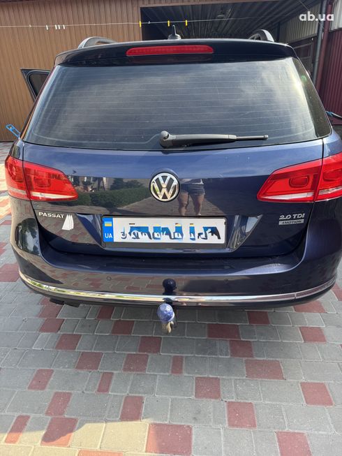 Volkswagen Passat 2015 синий - фото 6