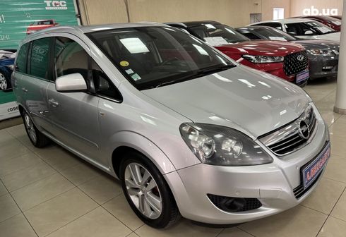 Opel Zafira 2010 серебристый - фото 11