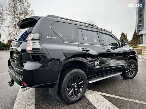 Toyota Land Cruiser Prado 2022 - фото 13