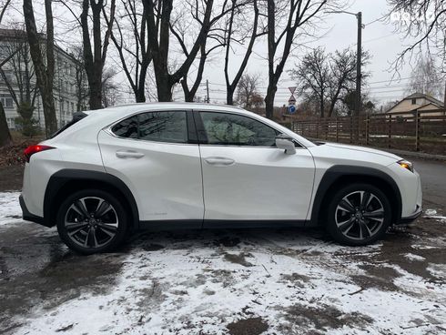 Lexus UX 2018 белый - фото 6