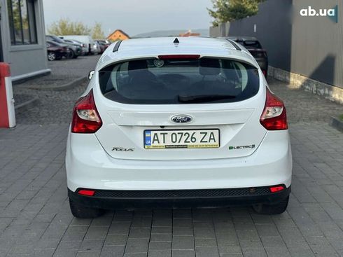Ford Focus 2014 - фото 4