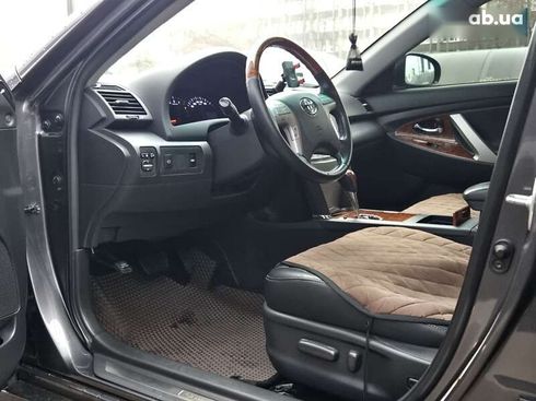 Toyota Camry 2010 - фото 8