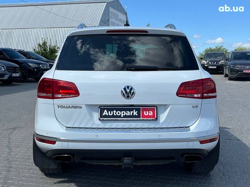 Volkswagen Touareg 2016 белый - фото 49