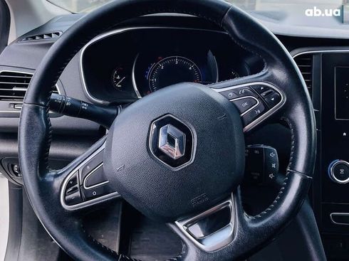 Renault Megane 2017 - фото 10