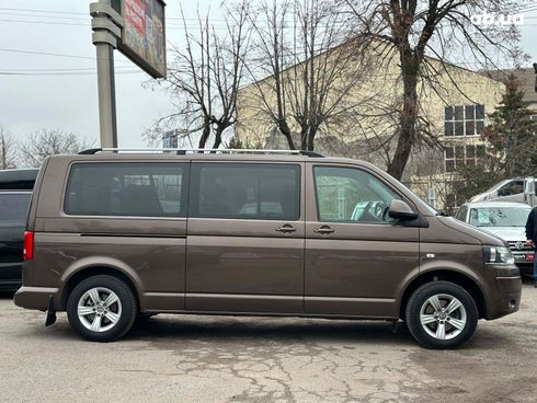 Volkswagen Caravelle 2015 коричневый - фото 11