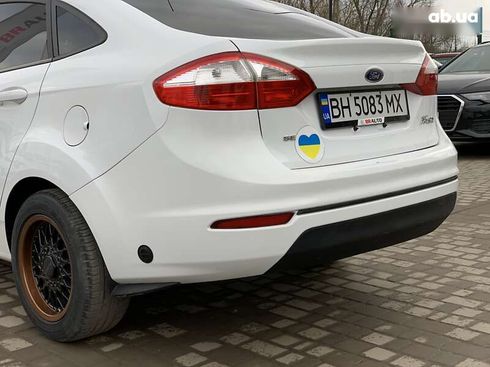 Ford Fiesta 2015 - фото 20