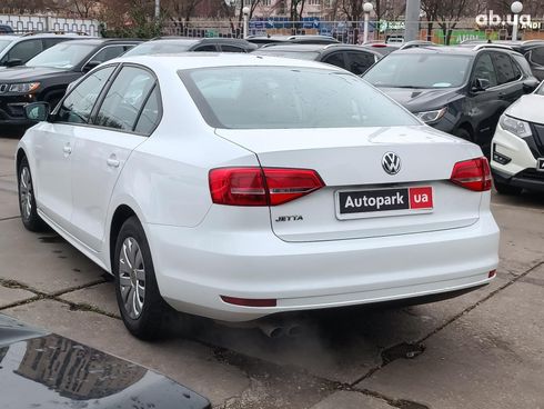 Volkswagen Jetta 2015 белый - фото 6
