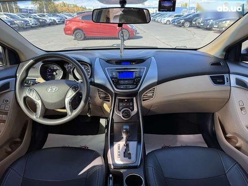Hyundai Elantra 2013 - фото 17
