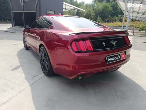 Ford Mustang 2017 красный - фото 7