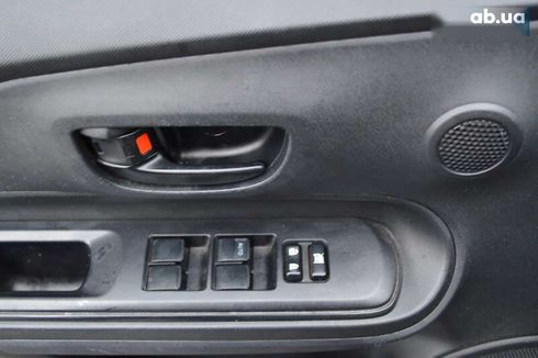 Toyota Prius C 2012 - фото 24