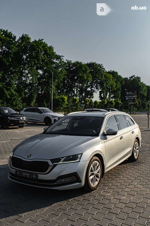 Skoda Octavia 2020 - фото 9