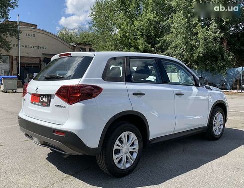 Suzuki Vitara 2021 - фото 17