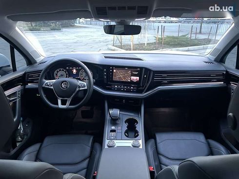 Volkswagen Touareg 2020 - фото 17