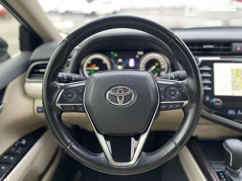 Toyota Camry 2020 - фото 13