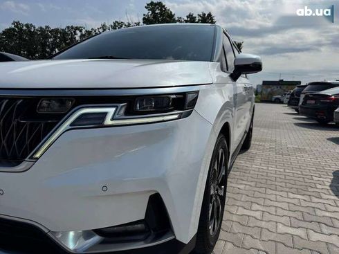 Kia Carnival 2021 - фото 13