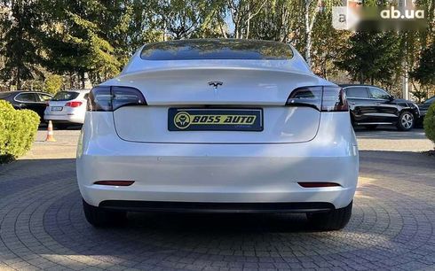 Tesla Model 3 2021 - фото 6