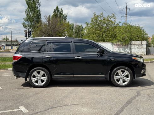 Toyota Highlander 2010 черный - фото 12