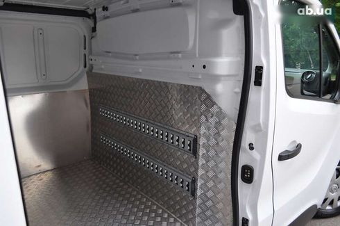Renault Trafic 2021 - фото 24