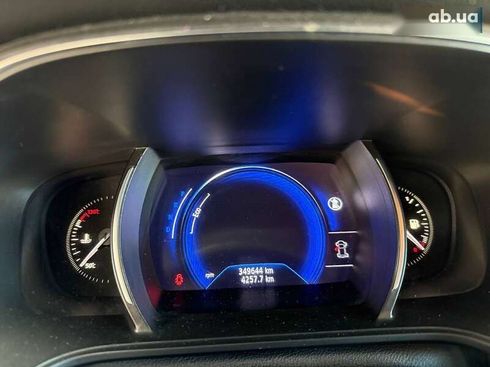 Renault Megane 2018 - фото 21