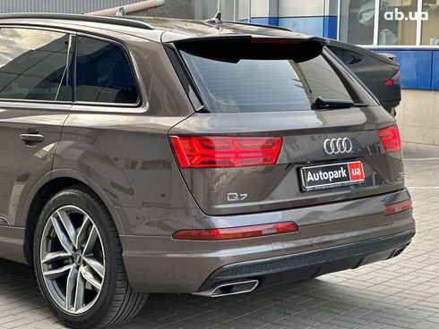 Audi Q7 2016 серый - фото 19