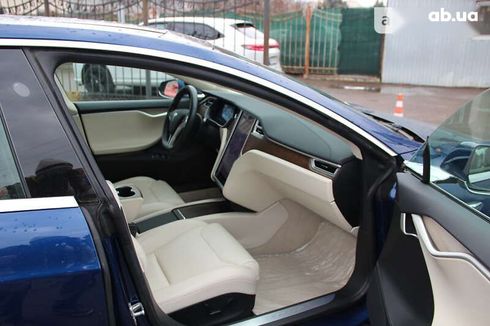 Tesla Model S 2017 - фото 18
