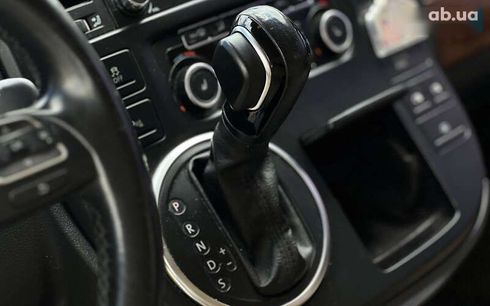 Volkswagen Multivan 2011 - фото 16