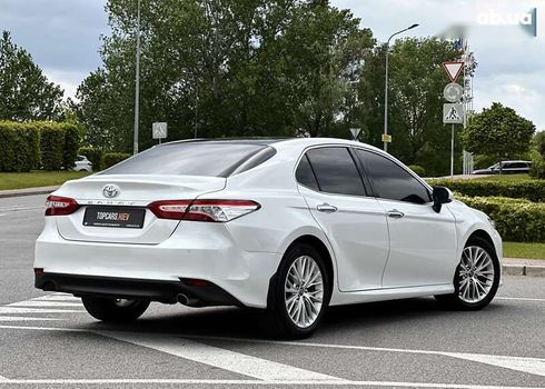Toyota Camry 2018 - фото 16