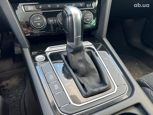 Volkswagen Passat 2016 белый - фото 30