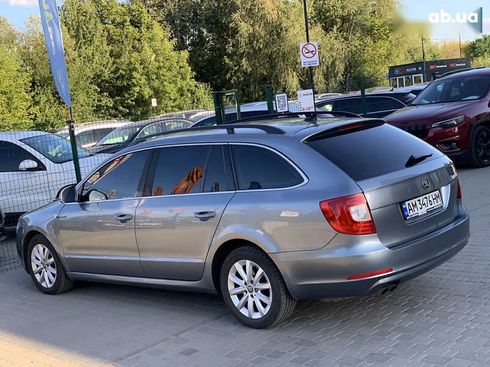 Skoda Superb 2011 - фото 17