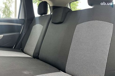 Renault Duster 2013 - фото 16