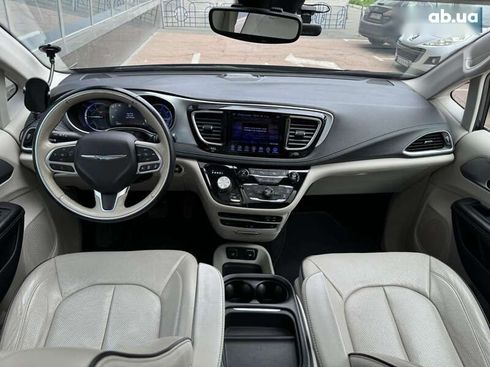 Chrysler Pacifica 2017 - фото 8