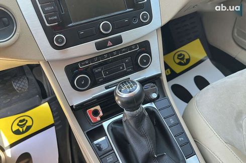 Volkswagen Passat 2011 - фото 16