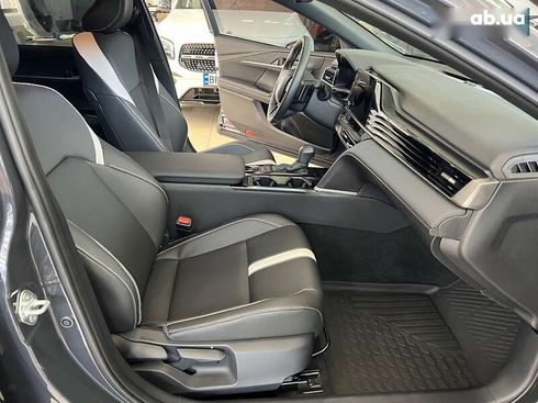 Toyota Camry 2024 - фото 24