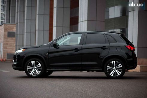 Mitsubishi Outlander 2021 - фото 8