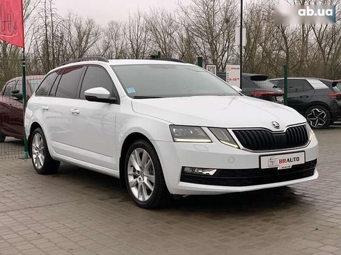 Skoda Octavia 2019 - фото 9