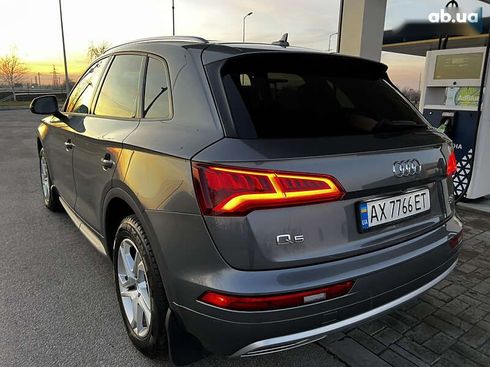 Audi Q5 2017 - фото 12