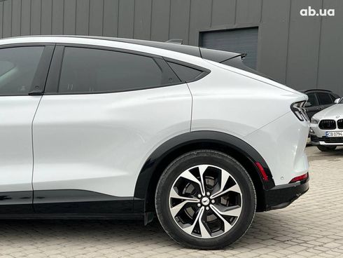 Ford Mustang Mach-E 2022 белый - фото 4