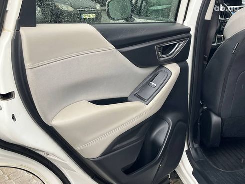 Subaru Forester 2018 белый - фото 14