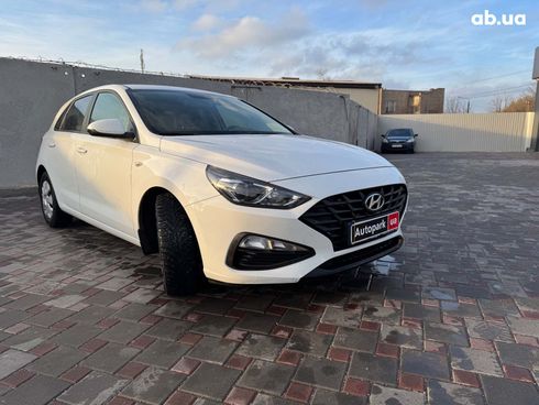 Hyundai i30 2021 белый - фото 7