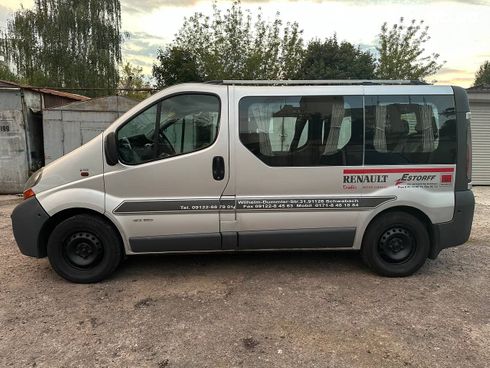 Renault Trafic 2005 серебристый - фото 3