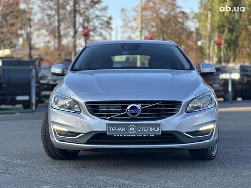 Volvo V60 2016 серый - фото 2