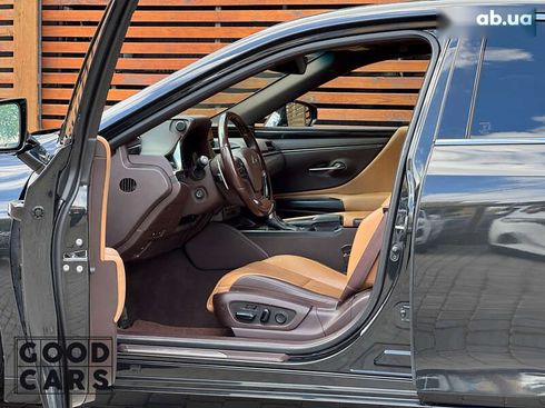 Lexus ES 2019 - фото 18
