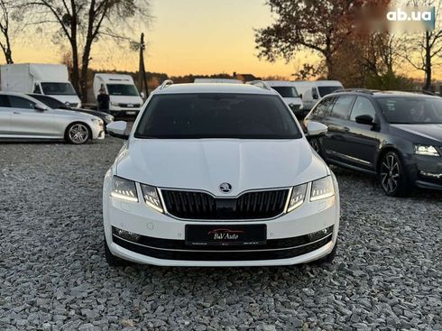 Skoda Octavia 2017 - фото 15