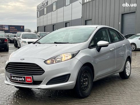 Ford Fiesta 2015 серый - фото 2