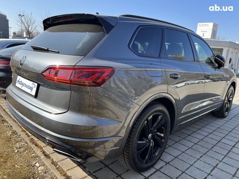 Volkswagen Touareg 2022 - фото 20