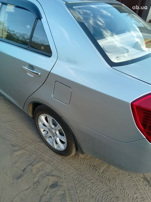 Geely MK 2013 серебристый - фото 5