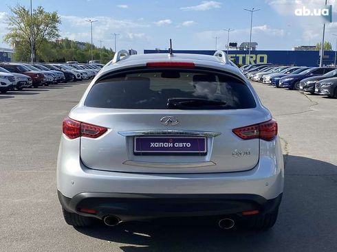 Infiniti QX70 2015 - фото 8