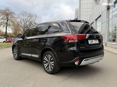 Mitsubishi Outlander 2019 - фото 5
