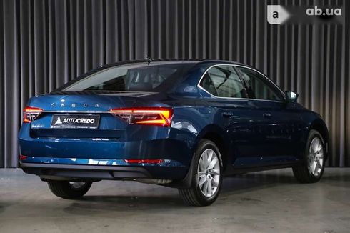 Skoda Superb 2023 - фото 7